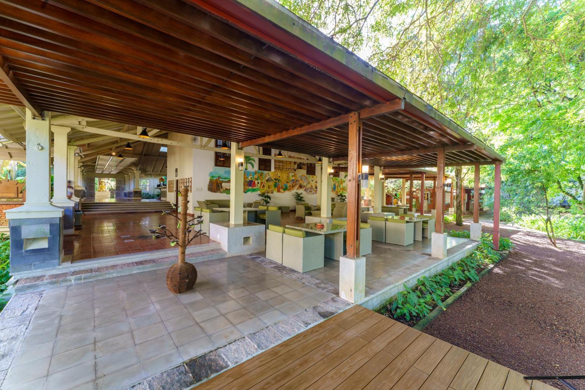 Siddhalepa Ayurveda Resort - All Meals, Ayurveda Treatment And Yoga Wadduwa Exterior photo