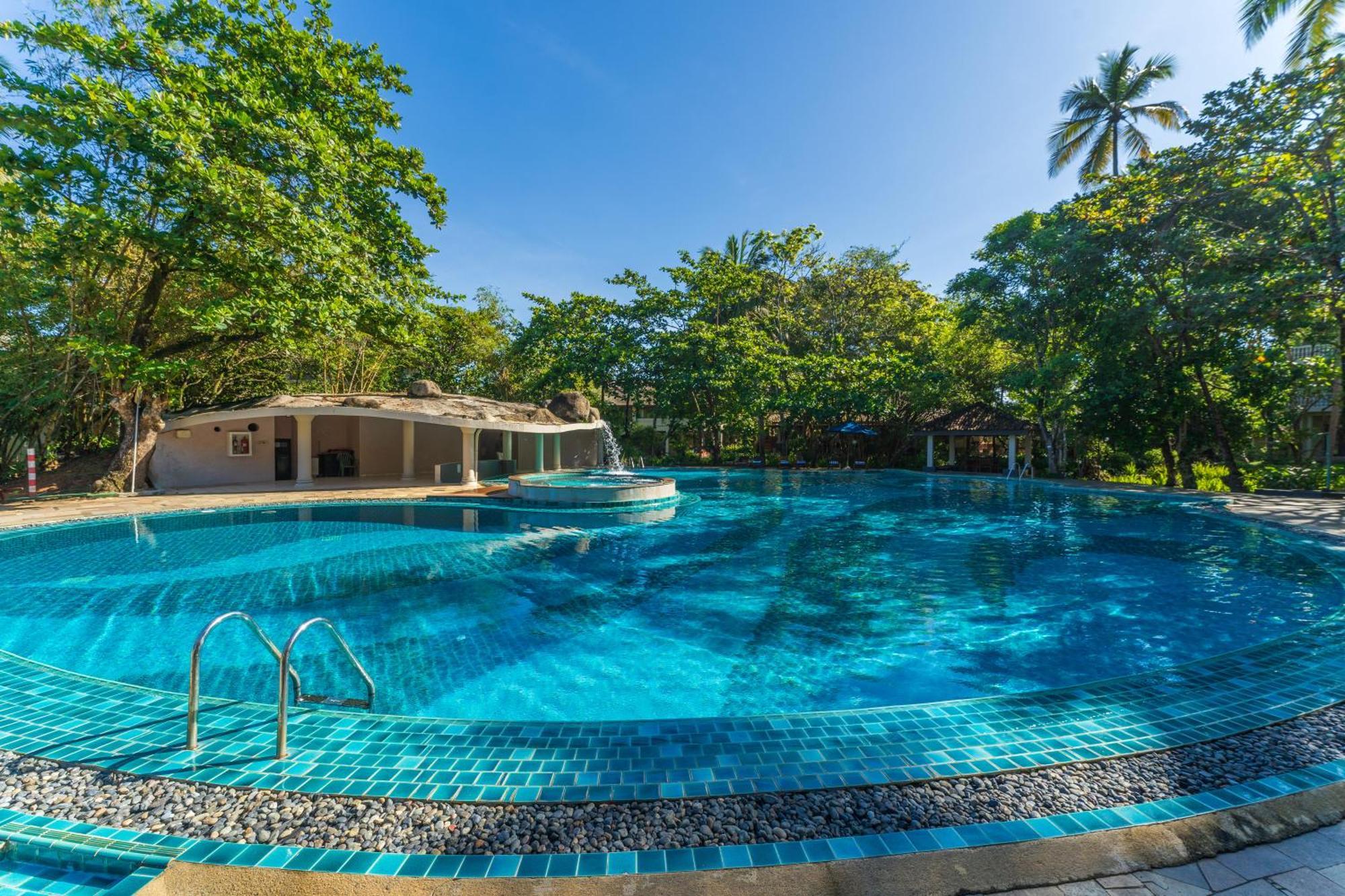 Siddhalepa Ayurveda Resort - All Meals, Ayurveda Treatment And Yoga Wadduwa Exterior photo